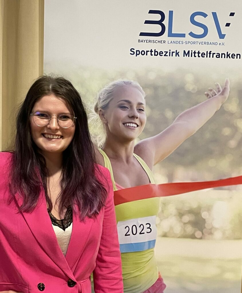 Leona Kröppel vor BLSV Aufsteller