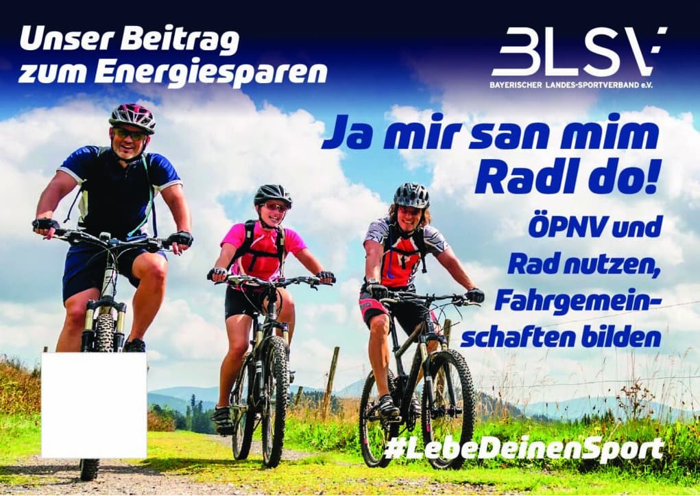 Plakat Ja mir san mim Radl do mit freiem Feld für eigenes Logo