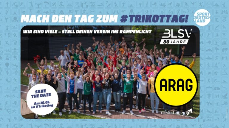 Eine große Gruppe von Menschen, die verschiedene Trikots anhaben jubel und lachen in die Kamera