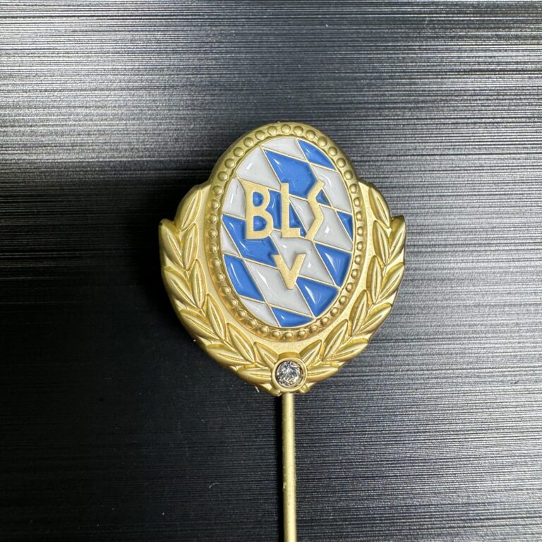 ehrennadel